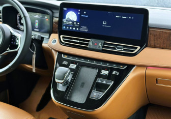 Подержанный автомобиль Hongqi HQ9 2022 года (13 фото)