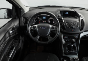 Подержанный автомобиль Ford Kuga 2014 года (11 фото)
