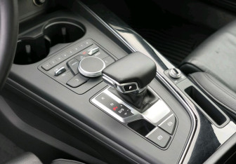 Подержанный автомобиль Audi A4 Sedan 2015 года (14 фото)