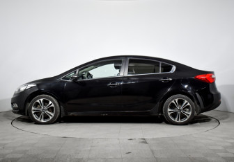 Подержанный автомобиль Kia Cerato Sedan 2014 года (8 фото)