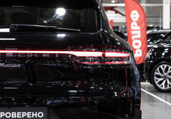 Подержанный автомобиль Porsche Macan 2020 года (11 фото)