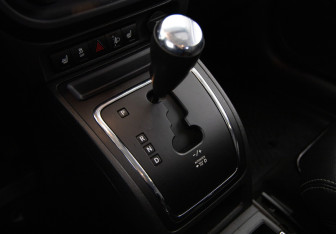 Подержанный автомобиль Jeep Compass 2012 года (15 фото)