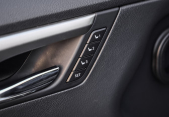 Подержанный автомобиль Lexus RX 2017 года (21 фото)