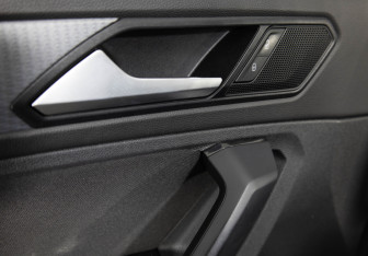 Подержанный автомобиль Volkswagen Tiguan 2021 года (15 фото)