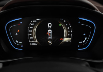 Подержанный автомобиль Geely Coolray 2022 года (17 фото)