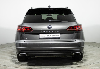 Подержанный автомобиль Volkswagen Touareg 2018 года (6 фото)