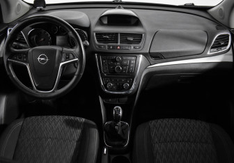 Подержанный автомобиль Opel Mokka 2014 года (18 фото)
