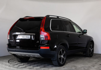 Подержанный автомобиль Volvo XC90 2008 года (5 фото)
