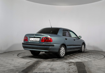 Подержанный автомобиль Mitsubishi Carisma Sedan 2003 года (5 фото)