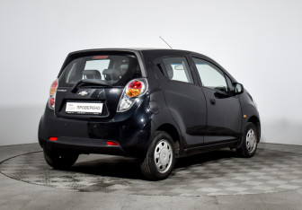 Подержанный автомобиль Chevrolet Spark 2012 года (5 фото)