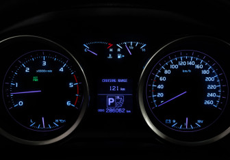 Подержанный автомобиль Toyota Land Cruiser Suv 2011 года (35 фото)