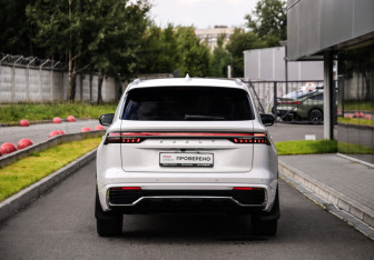 Подержанный автомобиль Geely Monjaro 2024 года (7 фото)