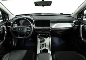 Подержанный автомобиль Geely Coolray 2023 года (13 фото)