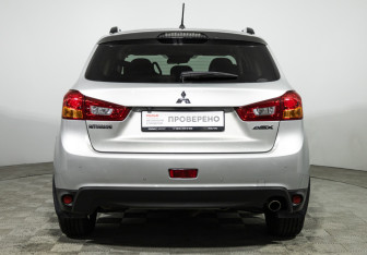 Подержанный автомобиль Mitsubishi ASX 2014 года (6 фото)