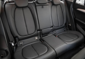 Подержанный автомобиль BMW X1 2018 года (31 фото)