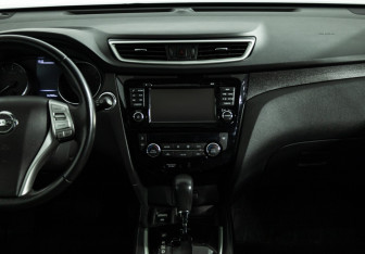 Подержанный автомобиль Nissan X-Trail 2018 года (14 фото)