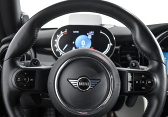 Подержанный автомобиль MINI Hatch 2022 года (23 фото)