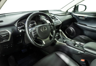 Подержанный автомобиль Lexus NX 2017 года (11 фото)