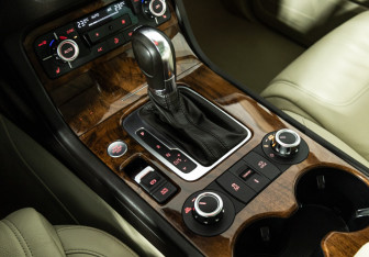 Подержанный автомобиль Volkswagen Touareg 2013 года (21 фото)