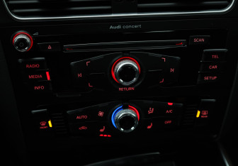 Подержанный автомобиль Audi Q5 2014 года (16 фото)