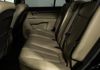 Подержанный автомобиль Hyundai Santa Fe 2011 года (10 фото)