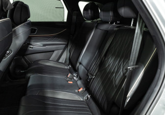 Подержанный автомобиль Jaecoo J8 2024 года (10 фото)