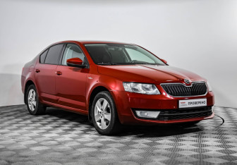 Подержанный автомобиль Skoda Octavia Liftback 2016 года (3 фото)