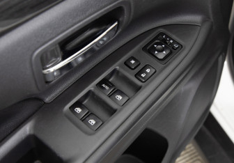 Подержанный автомобиль Mitsubishi Outlander 2015 года (18 фото)