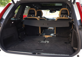 Подержанный автомобиль Volvo XC90 2020 года (36 фото)