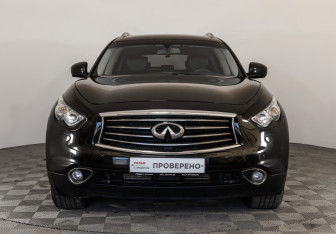 Подержанный автомобиль Infiniti QX70 2014 года (2 фото)