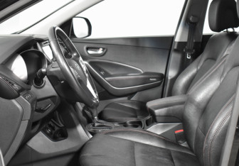 Подержанный автомобиль Hyundai Santa Fe 2015 года (11 фото)