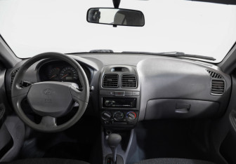 Подержанный автомобиль Hyundai Accent Sedan 2007 года (8 фото)