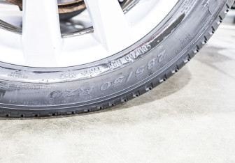 Подержанный автомобиль Toyota Land Cruiser Suv 2012 года (27 фото)
