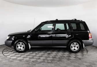 Подержанный автомобиль Subaru Forester Suv 1999 года (8 фото)