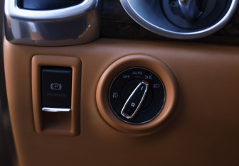 Подержанный автомобиль Porsche Cayenne 2015 года (21 фото)