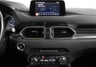 Подержанный автомобиль Mazda CX-5 2017 года (20 фото)