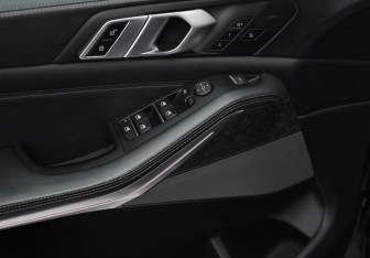 Подержанный автомобиль BMW X5 2019 года (26 фото)