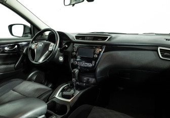 Подержанный автомобиль Nissan Qashqai 2014 года (9 фото)