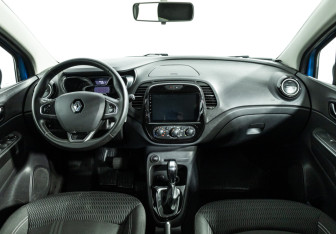 Подержанный автомобиль Renault Kaptur 2017 года (13 фото)