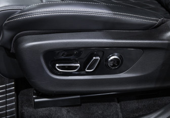 Подержанный автомобиль GAC GS8 2024 года (23 фото)