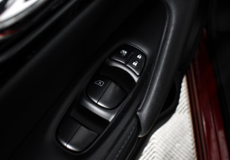 Подержанный автомобиль Nissan Qashqai 2017 года (10 фото)