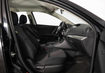 Подержанный автомобиль Mazda 3 Sedan 2011 года (21 фото)