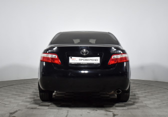 Подержанный автомобиль Toyota Camry Sedan 2009 года (7 фото)