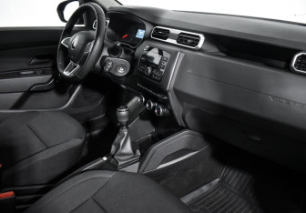 Подержанный автомобиль Renault Duster 2022 года (13 фото)