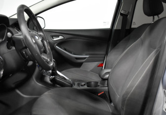 Подержанный автомобиль Ford Focus Sedan 2013 года (11 фото)