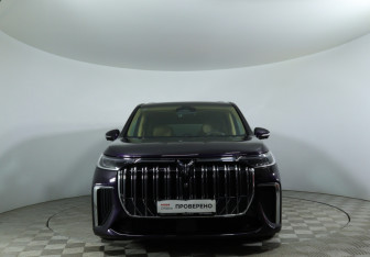 Подержанный автомобиль Voyah Dream 2023 года (2 фото)