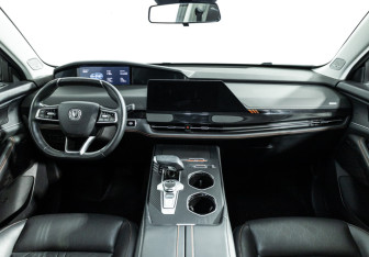 Подержанный автомобиль Changan UNI-K 2022 года (13 фото)