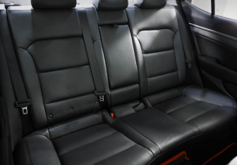 Подержанный автомобиль Hyundai Elantra Sedan 2016 года (25 фото)