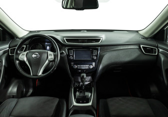 Подержанный автомобиль Nissan X-Trail 2018 года (13 фото)