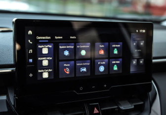 Подержанный автомобиль Toyota Corolla Wagon 2024 года (18 фото)